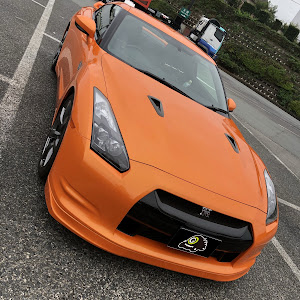 NISSAN GT-R