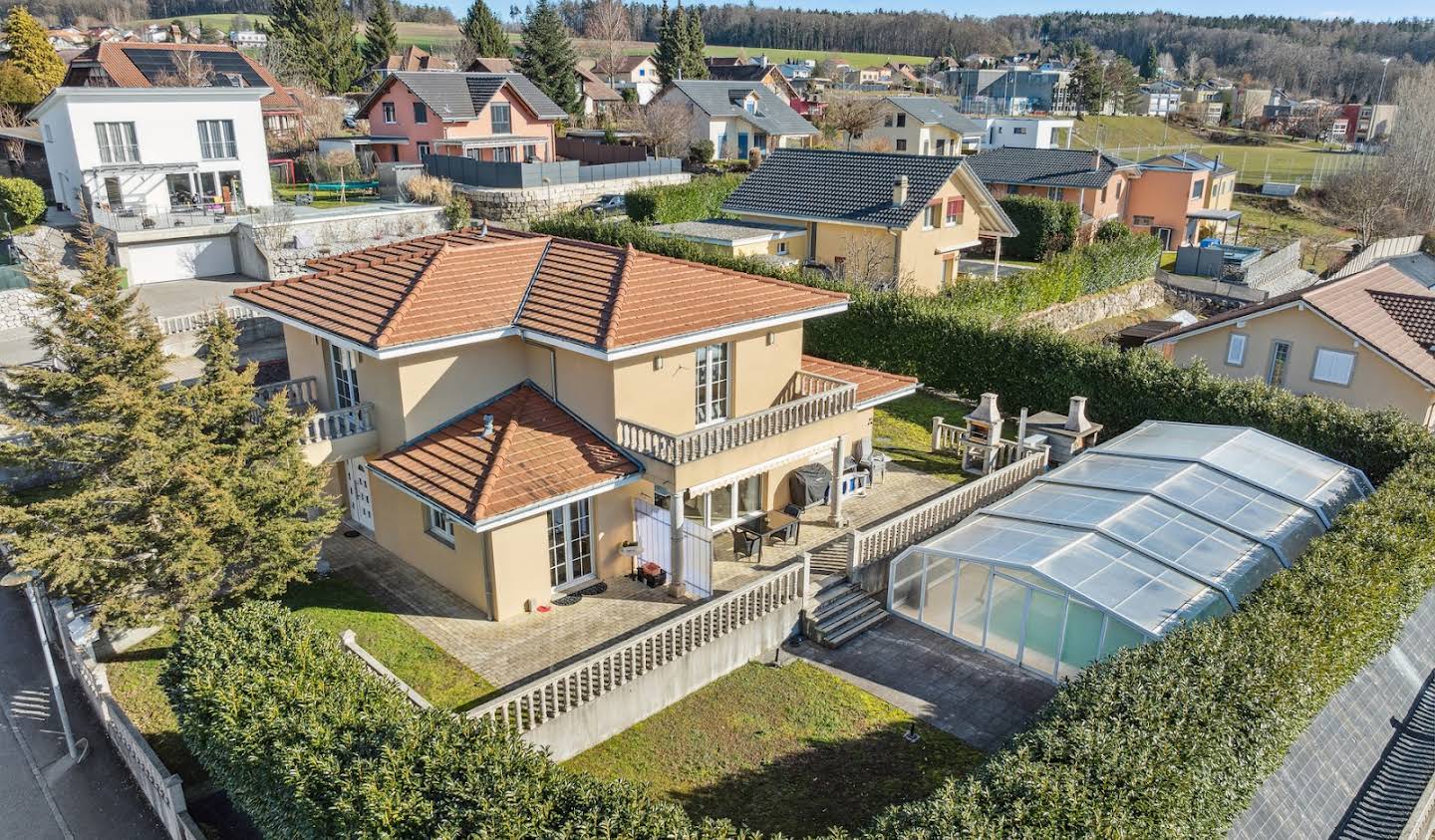 House with garden and terrace Courtepin