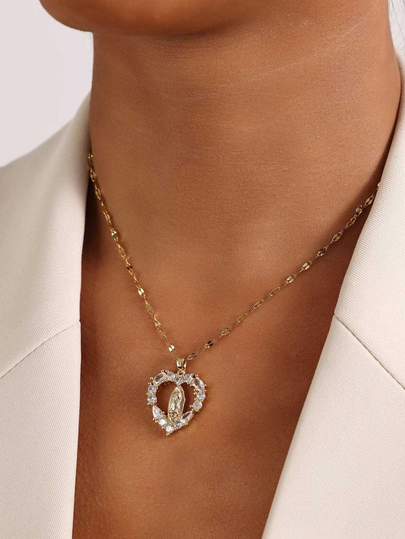 Title 2, Collier pendentif cœur creux Vierge Marie en zi...