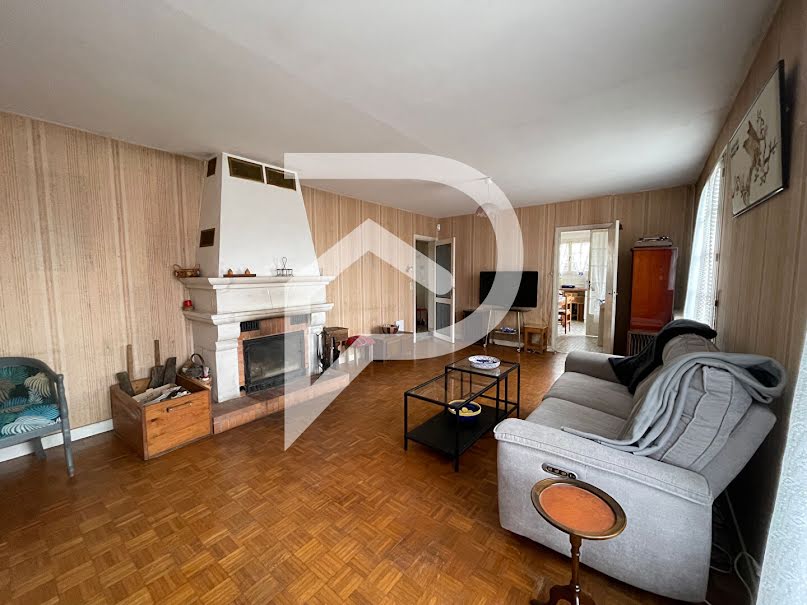 Vente maison 6 pièces 107 m² à Saint-Médard-de-Guizières (33230), 210 500 €