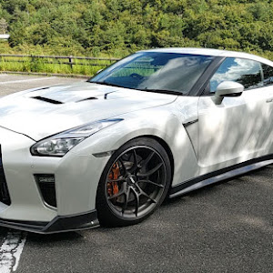 NISSAN GT-R