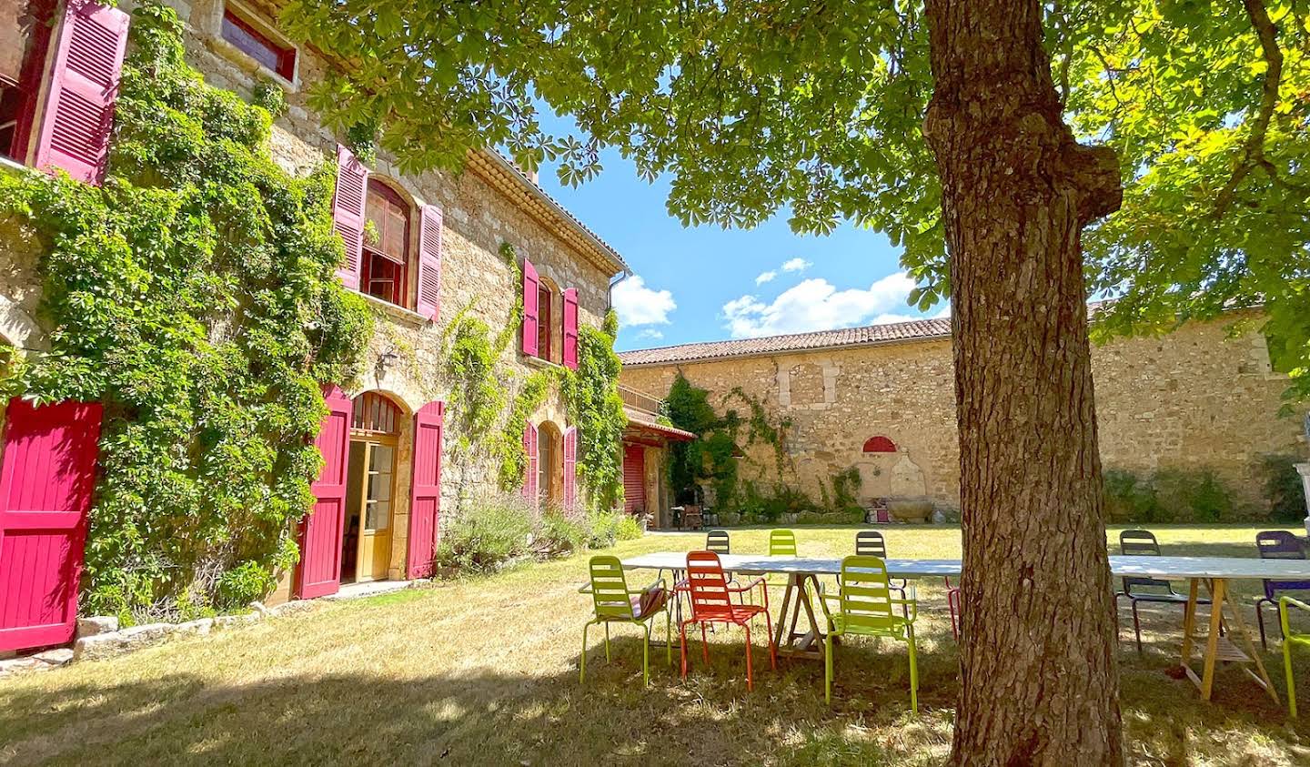 Propriété avec piscine et jardin Aups