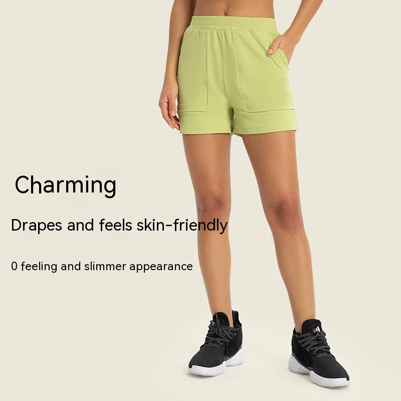 Shorts de yoga con cintura elástica para fitness, comodidad y libertad de movimiento durante tus entrenamientos y sesiones de yoga.