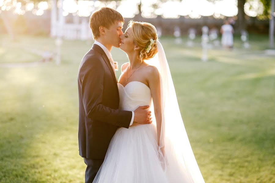 Fotografo di matrimoni Oleg Marchenko (mfoto). Foto del 9 aprile 2015