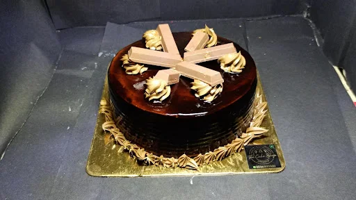 Chocolate Kitkat Cake