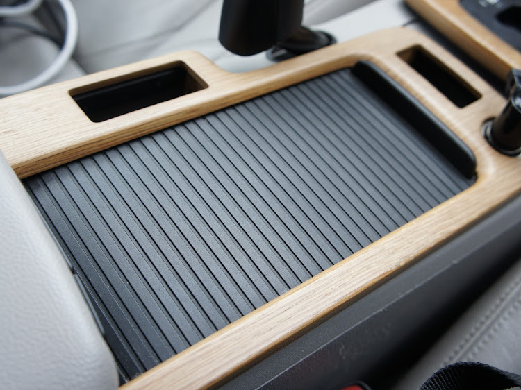 V50のVOLVO・V50・caraudio・DIY・DEH970に関するカスタム事例の投稿画像2枚目