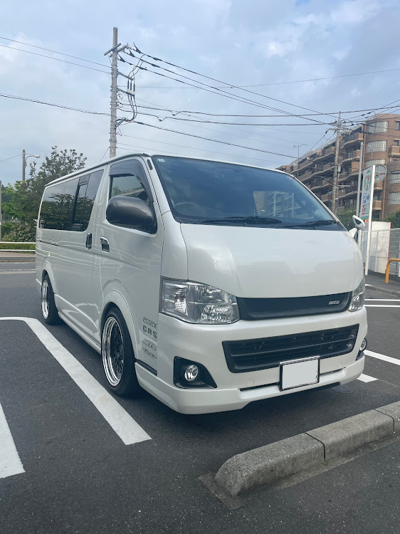 ハイエースバンのyuckyさんが投稿したカスタム事例の投稿画像1枚目