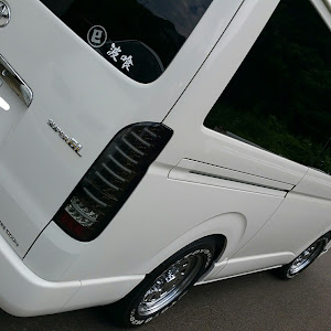 ハイエースバン TRH200V