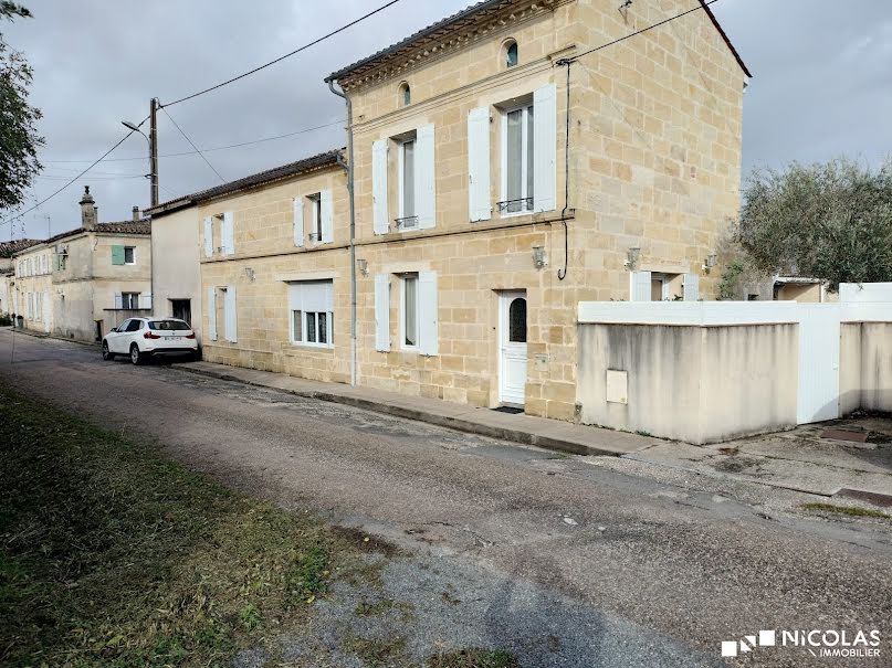 Vente maison 5 pièces 164 m² à Saint-Médard-de-Guizières (33230), 286 000 €