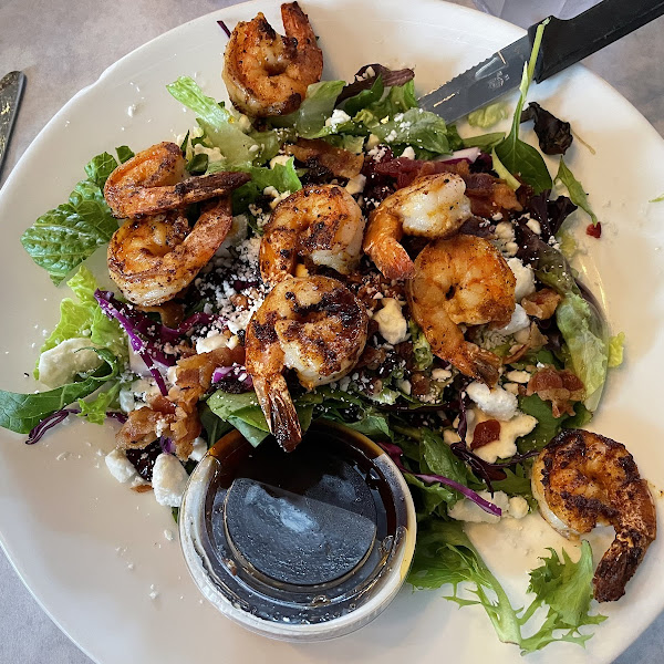 Grilled pepper jelly shrimp salad