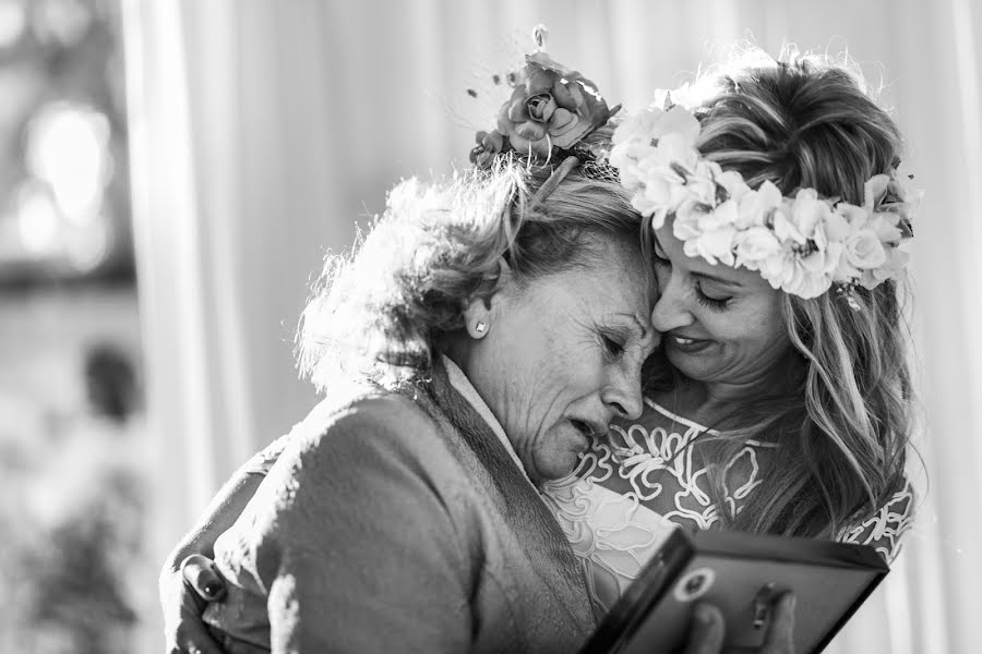 Wedding photographer Lara Albuixech (albuixech). Photo of 18 October 2016