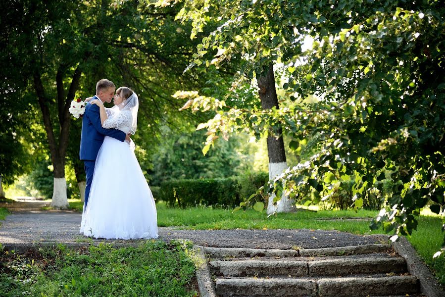 Fotógrafo de bodas Oksana Astrova (astrova). Foto del 8 de agosto 2019