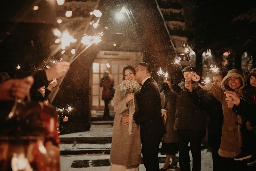 Fotógrafo de casamento Kamil Nadybał (maleszarestudio). Foto de 16 de dezembro 2018