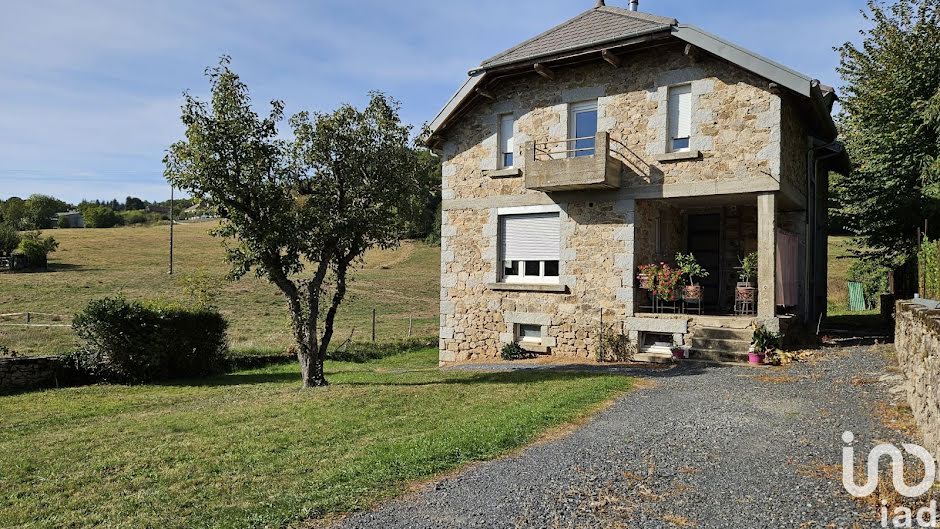 Vente maison 4 pièces 112 m² à Puycapel (15340), 165 000 €