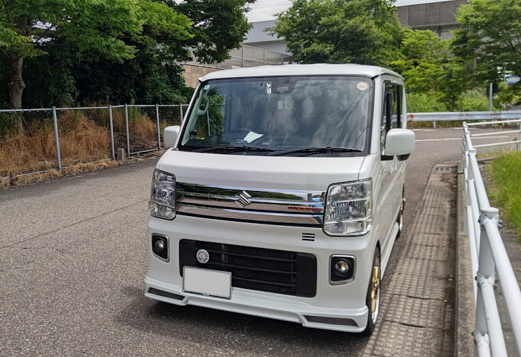エブリイワゴンのテールランプのこだわり・７月もよろしくお願いいたしますに関するカスタム事例の投稿画像1枚目