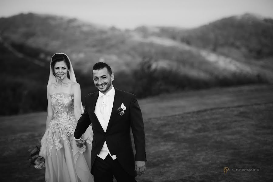 Wedding photographer Mihaela Dimitrova (lightsgroup). Photo of 16 October 2018