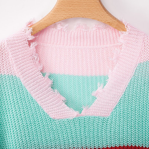 Title 18, Wavy fringed hem loose knit sweater