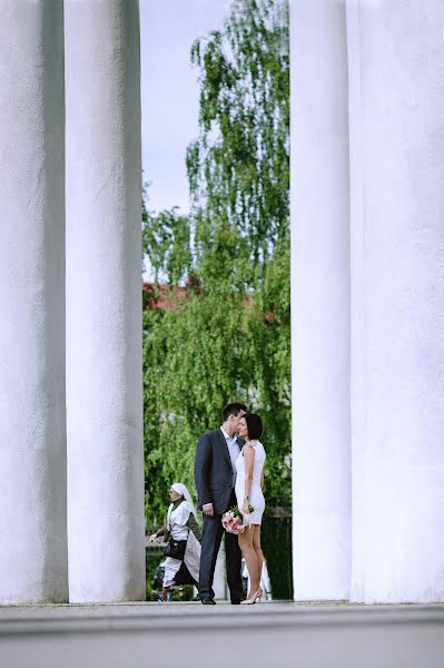 Bryllupsfotograf Elena Scherba (avinion). Bilde av 8 august 2014