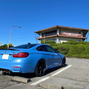 M4 クーペ F82