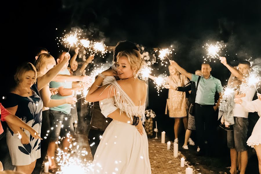 Fotografo di matrimoni Irina Sycheva (iraowl). Foto del 15 ottobre 2019