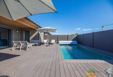 Apartment with terrace and pool 10