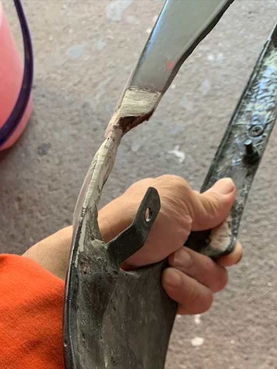 MR2のカスタムカー・DIY・塗装DIY・自作テールランプガーニッシュ・自作リアアンダーディフューザーに関するカスタム事例の投稿画像4枚目
