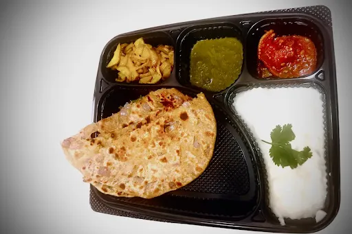 Pyaaz Paratha Combo