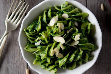 Healthy Pesto Pasta Sauce With Cavolo Nero and Fusilli