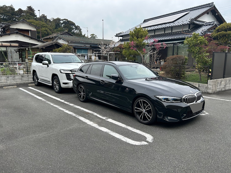 320d ツーリング M-Sportのランクル300に関するカスタム事例の投稿画像1枚目