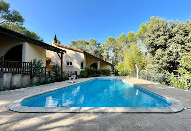 House with pool and terrace 9