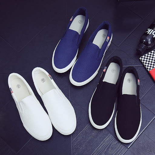 Title 5, Mens white canvas shoes, all-match style. Vers...
