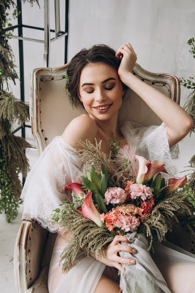 Wedding photographer Elena Velichko (velychko1). Photo of 4 June 2020