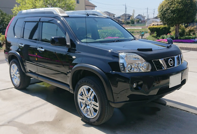 エクストレイルの偽物・息子洗車・新社会人頑張れ・洗車に関するカスタム事例の投稿画像2枚目