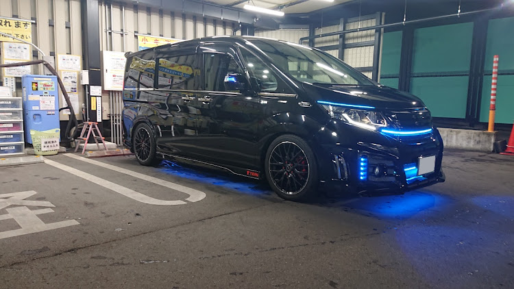 ステップワゴンの久々の洗車✨✨・香川・イルミ点灯・テールに関するカスタム事例の投稿画像2枚目