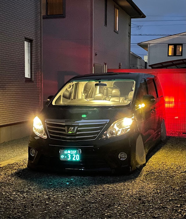 アルファードの#電球色LED・#雰囲気👍・#ウェルカムライト・#ポジションランプ・#総入れ替えに関するカスタム事例の投稿画像1枚目
