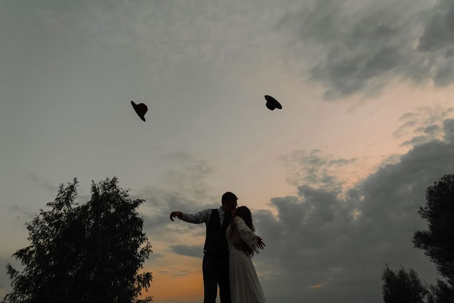 Fotógrafo de casamento Viktor Odincov (viktorodi). Foto de 3 de fevereiro