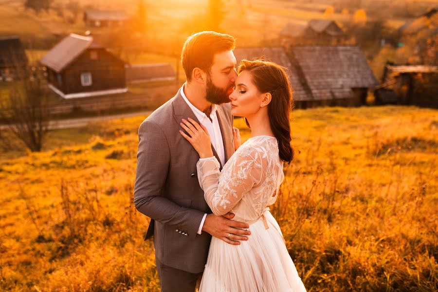 Fotógrafo de casamento Denis Onofriychuk (denisphoto). Foto de 12 de dezembro 2019