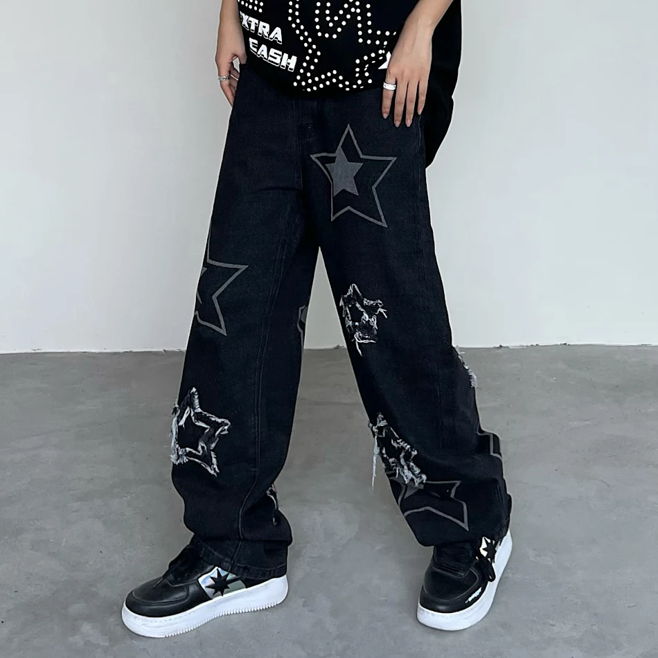 Prane Star Jeans Luźne i Wąskie, idealne do codziennych stylizacji. Spodnie, które łączą wygodę z modnym wyglądem, podkreślają sylwetkę, świetny wybór.