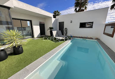 Villa with pool and terrace 8