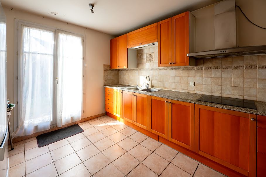 Vente maison 6 pièces 181 m² à Bussy-Saint-Georges (77600), 640 500 €