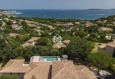 Villa avec piscine et terrasse 17