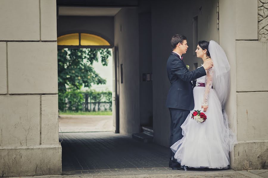 Fotógrafo de casamento Światło I Emocje (swiatloiemocje). Foto de 2 de janeiro 2016