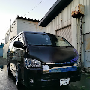 ハイエースバン TRH216K