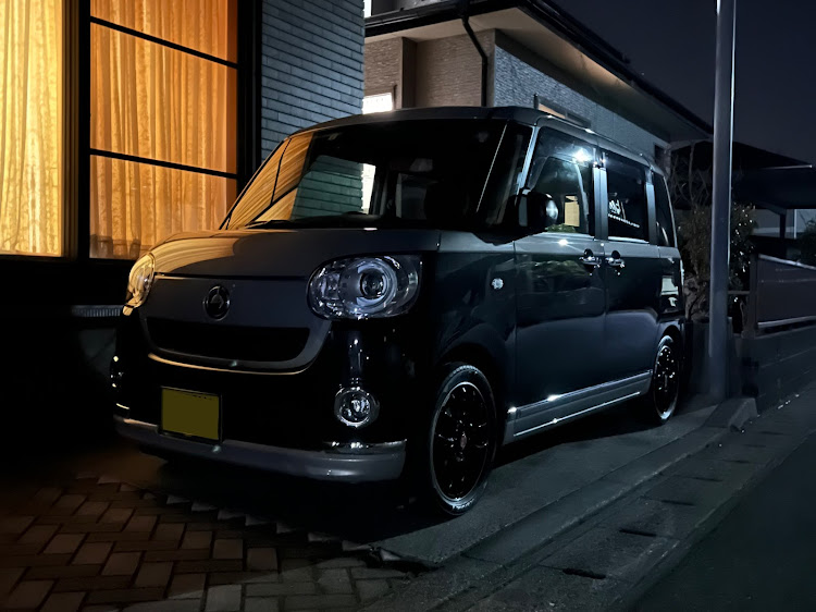ムーヴキャンバスのムーヴキャンバス・LA810S・LEDルームランプ交換・タイヤ交換・工作タイムに関するカスタム事例の投稿画像1枚目