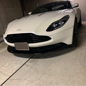 DB11 クーペ