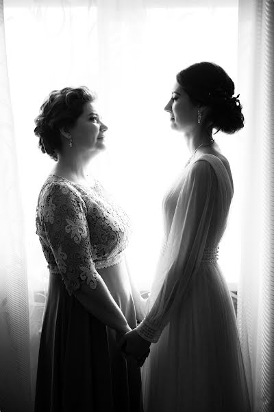 Wedding photographer Oksana Shvernickaya (oksanas). Photo of 20 March 2023