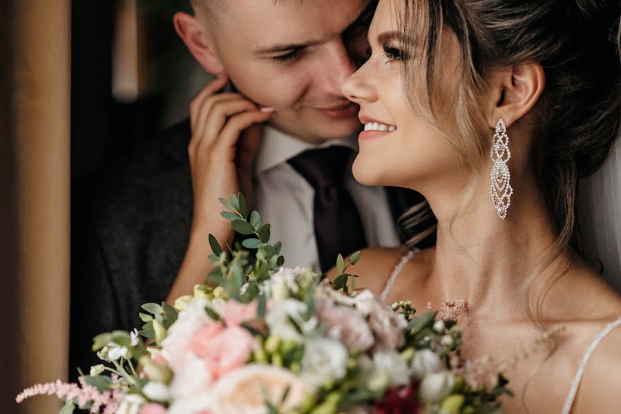 Fotografo di matrimoni Roman Kostyuchenko (ramonik). Foto del 7 febbraio 2020