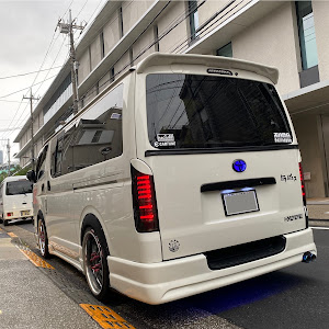 ハイエースバン TRH200V