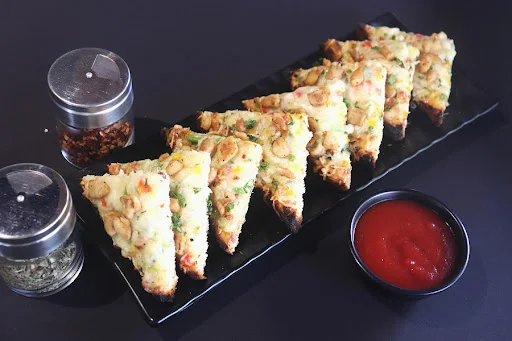 Chicken Cheese Chilly Toast [6 Pieces]