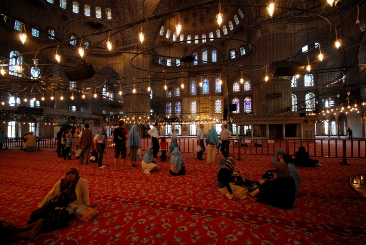 Quotidianità  e divinità  di photos